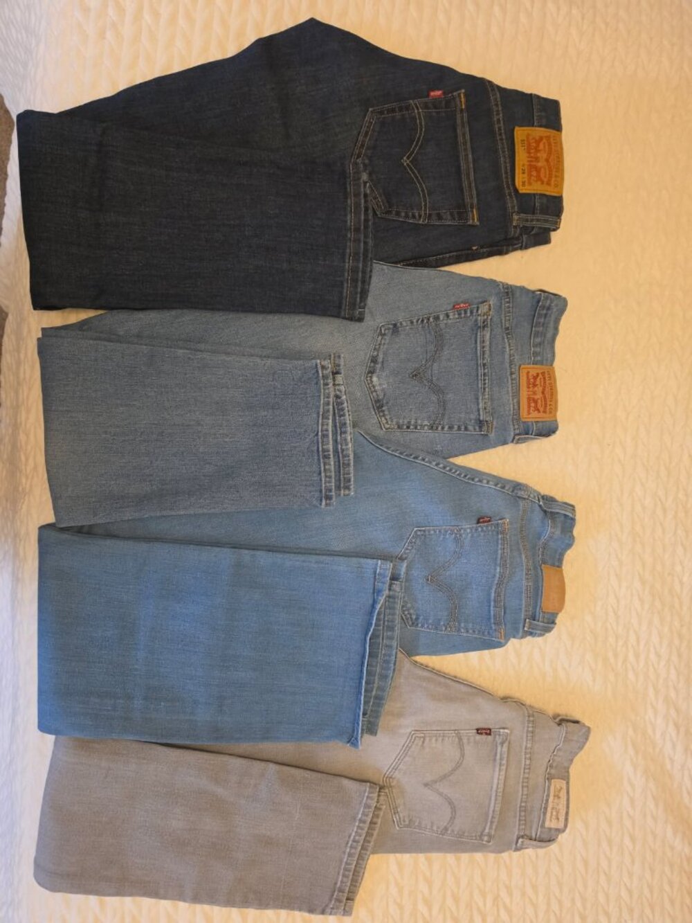 Lot of 4 Women's Levi Jeans